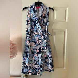 Sleeveless Lily Pulitzer frilled wrap dress. Size small.